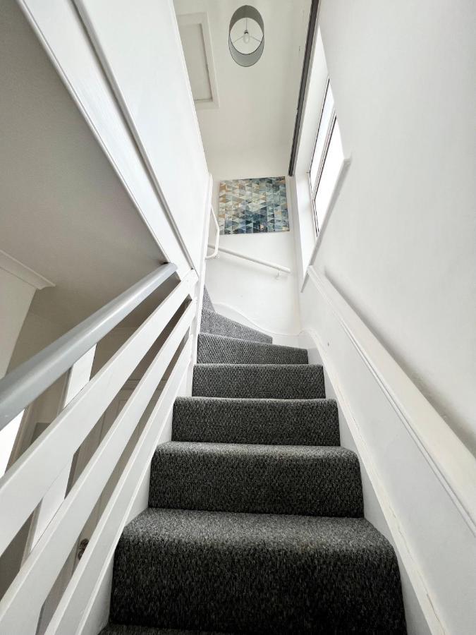 3 Cosy Homes Walking Distance To Mall With Parking Available To Book Separately 3 Bed House Or 1 Bed Apartment Or Studio لندن المظهر الخارجي الصورة